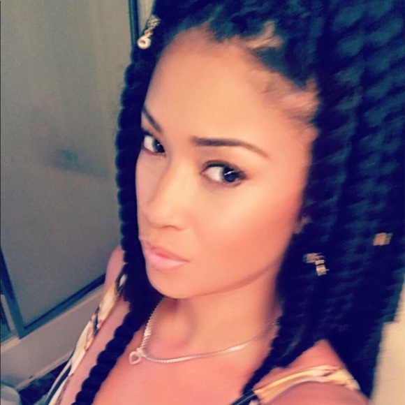 Hello Poshers!!! Welcome to my closet. - Picture 3 of 5